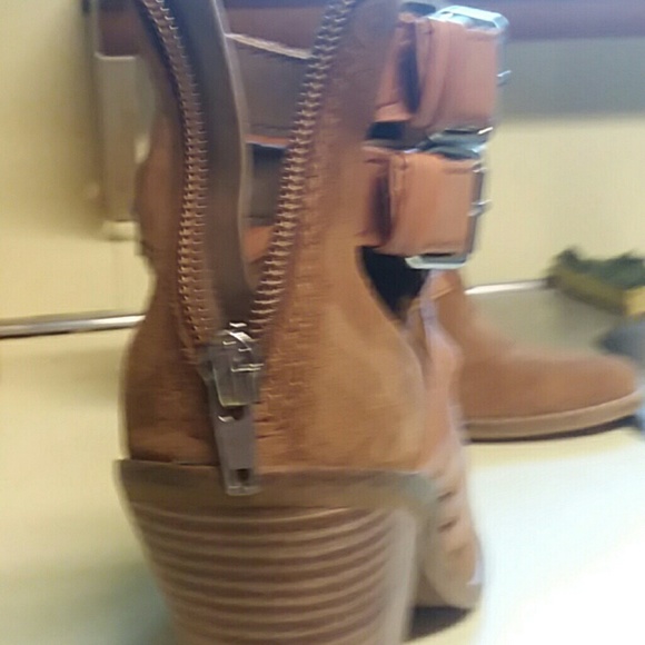 Suede boots - Picture 3 of 4